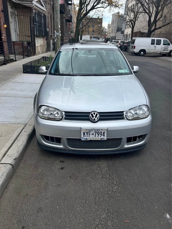 2004 Volkswagen R32 - Hatchback 2D