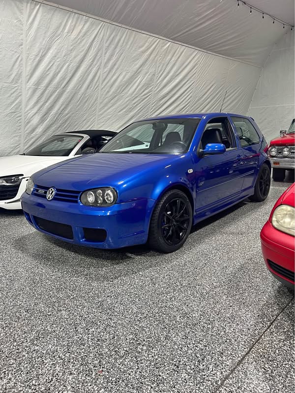 2004 Volkswagen R32 - Hatchback 2D