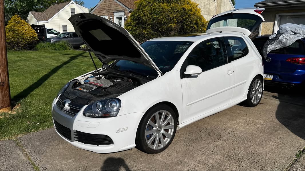 2008 Volkswagen R32 - Hatchback 2D