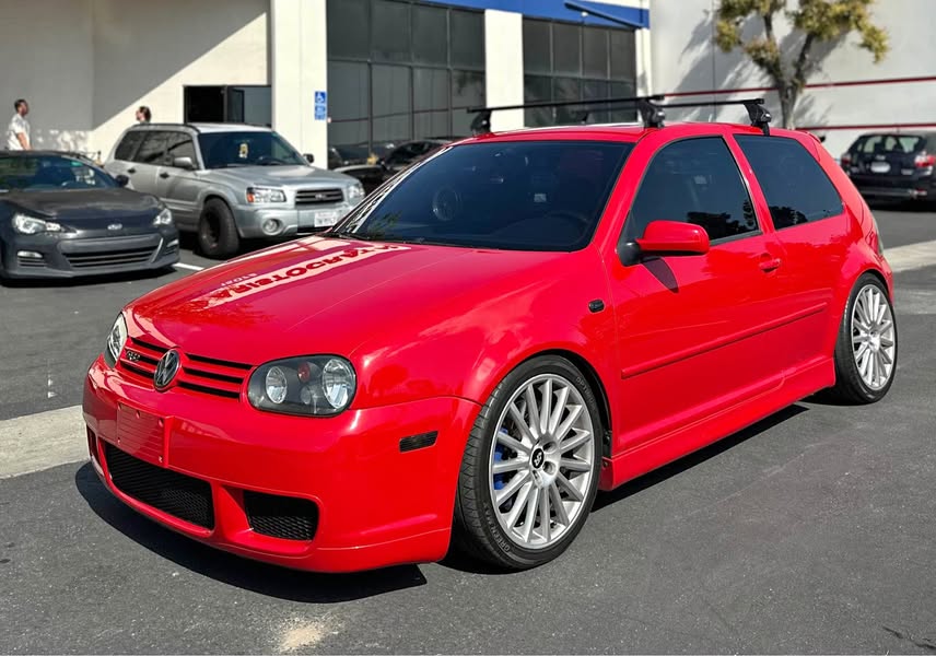2004 Volkswagen R32 - Hatchback 2D