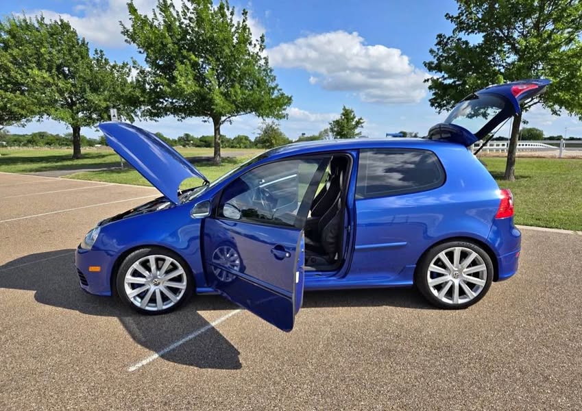 2008 Volkswagen R32 - Hatchback 2D