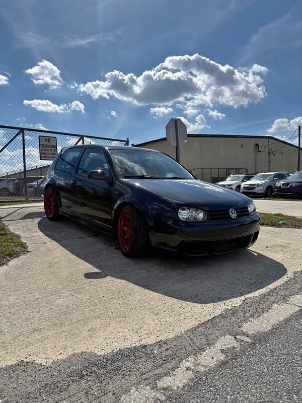 2004 Volkswagen R32 - Hatchback 2D