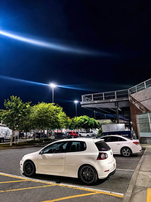 2008 Volkswagen R32 - Hatchback 2D