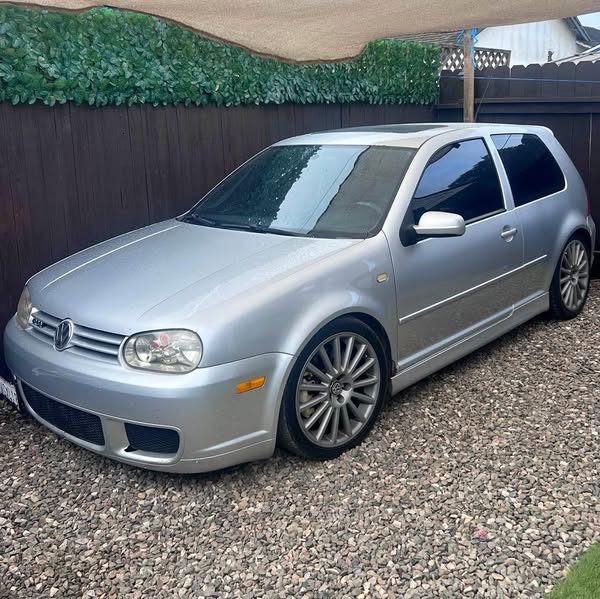 2004 Volkswagen Golf R32