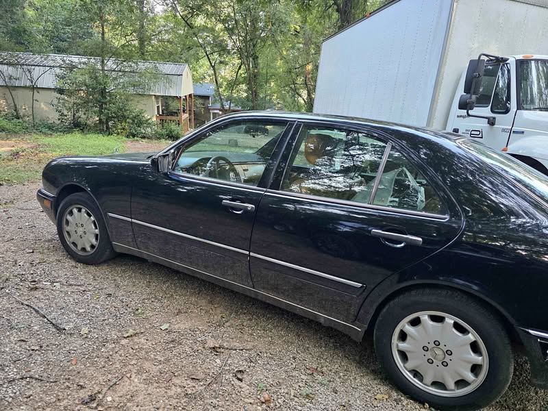 1996 Mercedes-Benz E-Class - E 320 4MATIC Sedan 4D