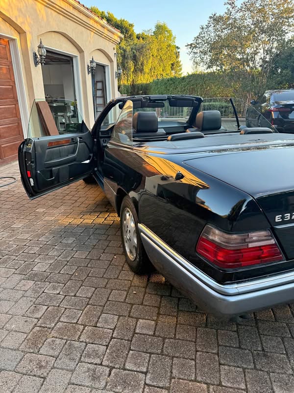 1995 Mercedes-Benz E-Class - E 320 Cabriolet 2D