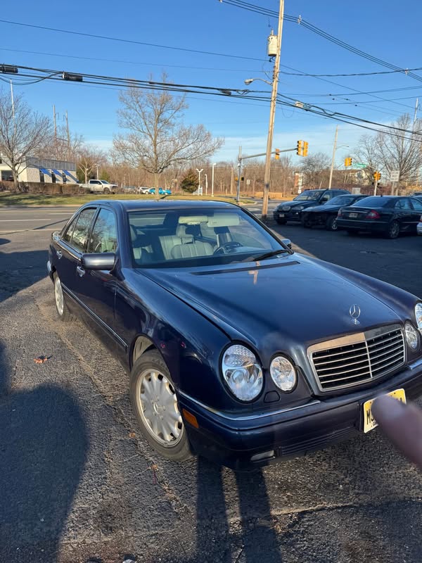 1996 Mercedes-Benz E-Class - E 300D Sedan 4D