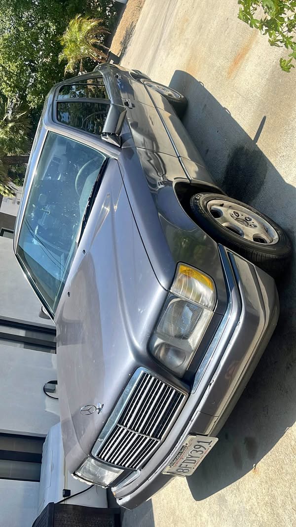 1995 Mercedes-Benz E-Class - E 320 Sedan 4D