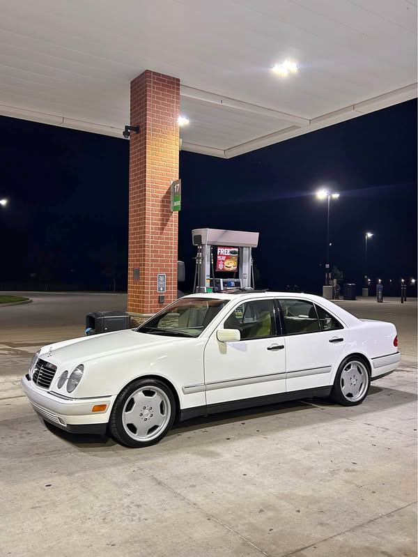 1997 Mercedes-Benz E-Class - E 320 Sedan 4D