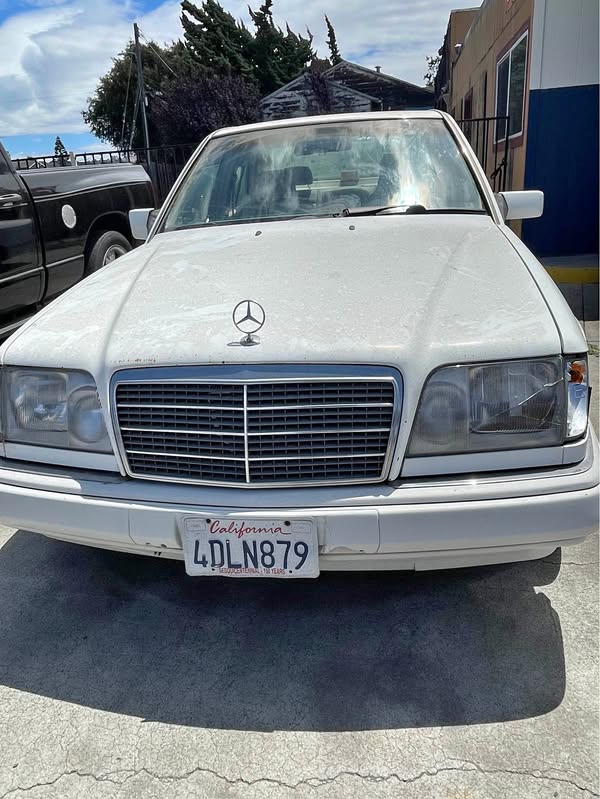 1995 Mercedes-Benz E-Class - E 320 Sedan 4D