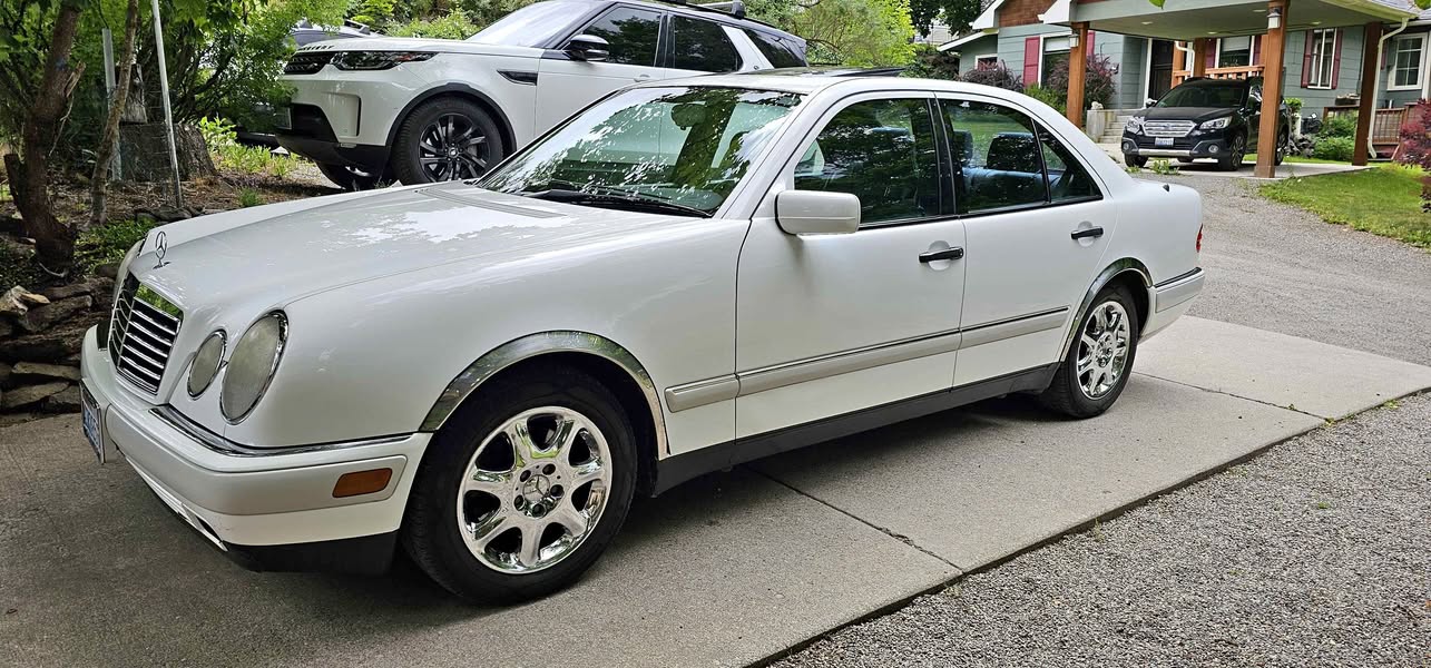 1996 Mercedes-Benz E-Class - E 320 Sedan 4D