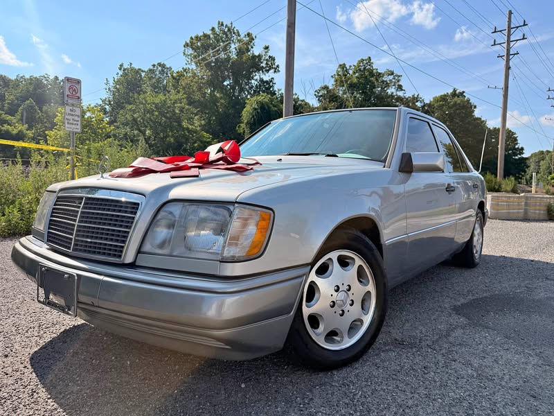 1995 Mercedes-Benz E-Class - E 320 Sedan 4D