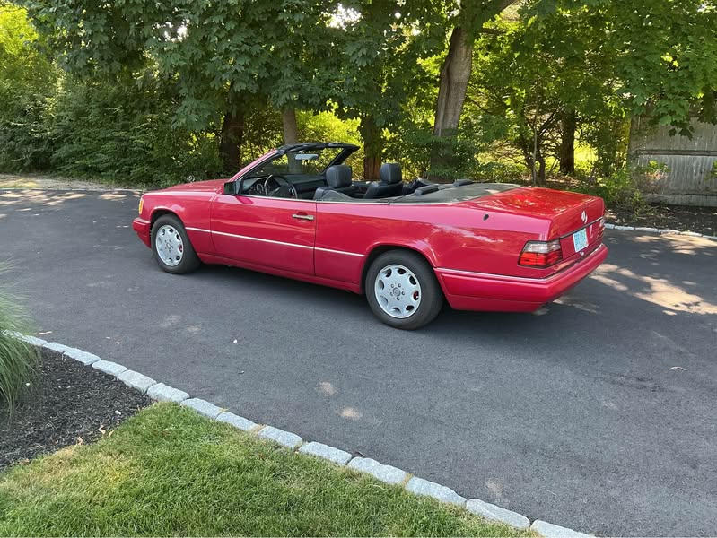 1994 Mercedes-Benz E-Class - E 320 Cabriolet 2D