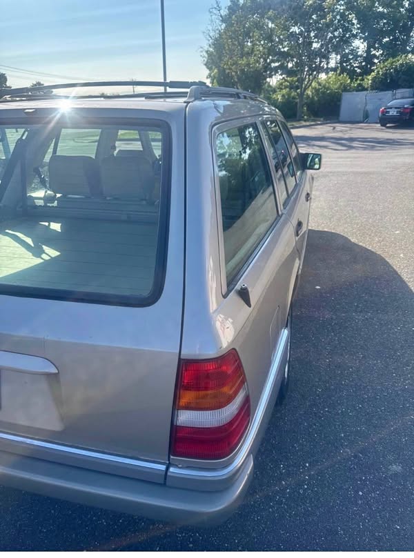 1995 Mercedes-Benz E-Class - E 320 Wagon 4D