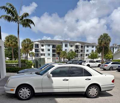 1996 Mercedes-Benz E-Class - E 320 Sedan 4D