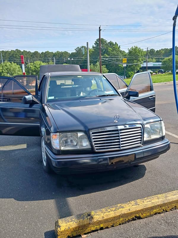 1995 Mercedes-Benz E-Class - E 320 4MATIC Sedan 4D