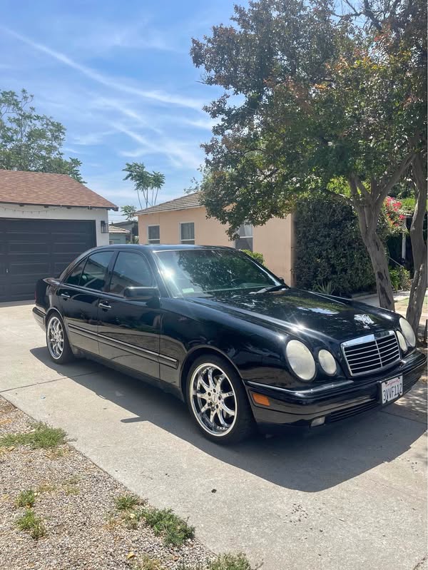1997 Mercedes-Benz E-Class - E 320 4MATIC Sedan 4D
