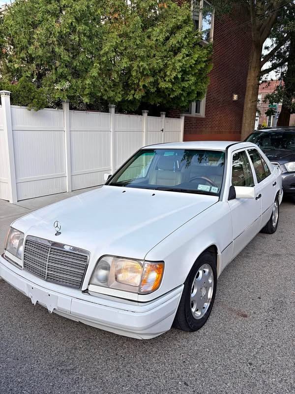 1995 Mercedes-Benz E-Class - E 320 Sedan 4D
