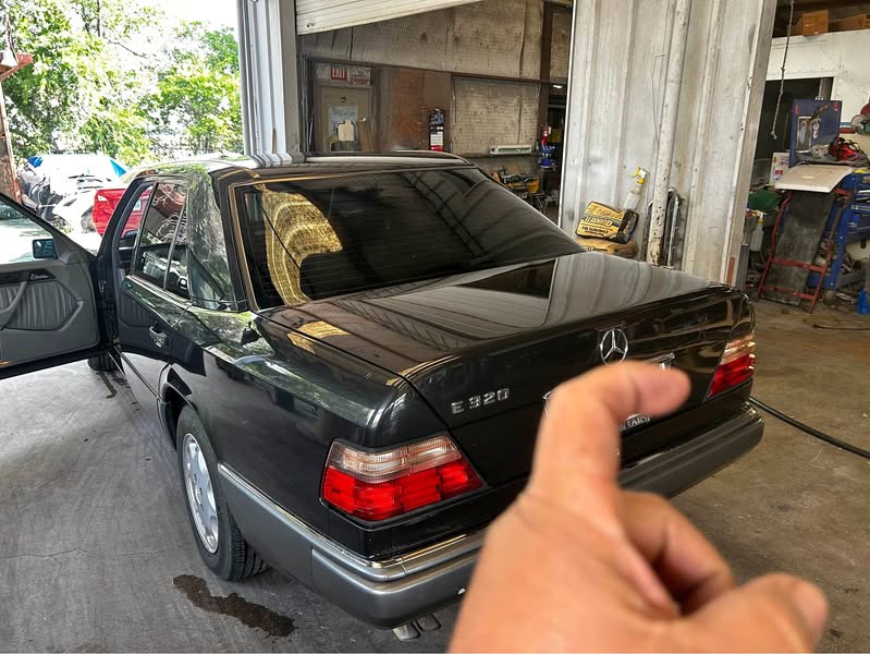 1994 Mercedes-Benz E-Class - E 320 Sedan 4D