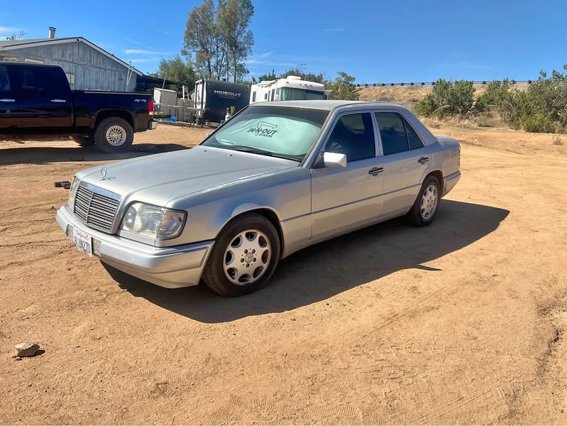 1994 Mercedes-Benz E-Class - E 320 4MATIC Sedan 4D