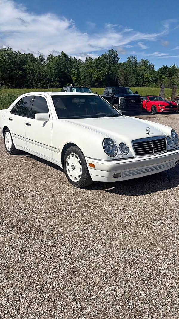 1997 Mercedes-Benz E-Class - E 320 AWD Sedan 4D