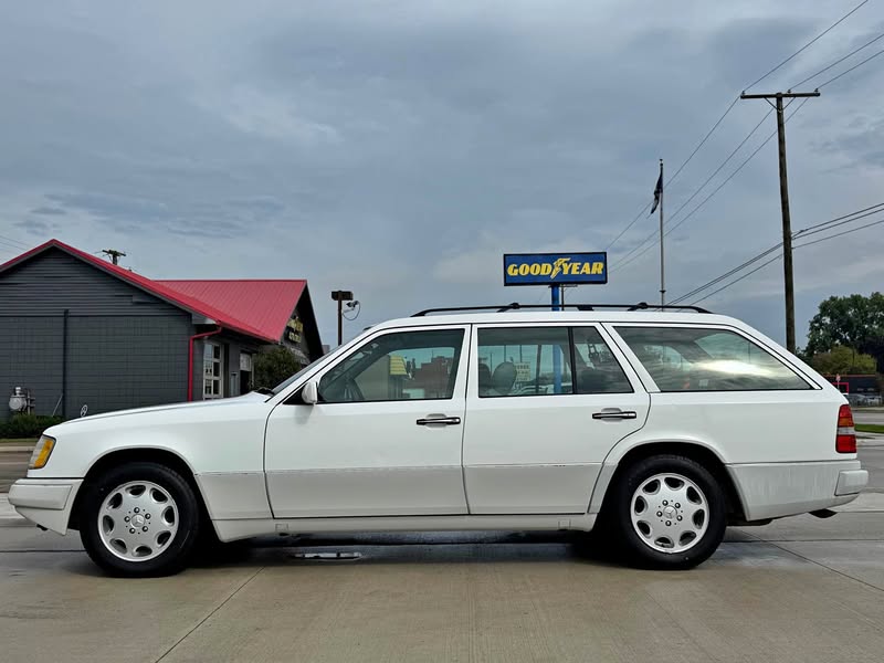1995 Mercedes-Benz E-Class - E 320 Wagon 4D