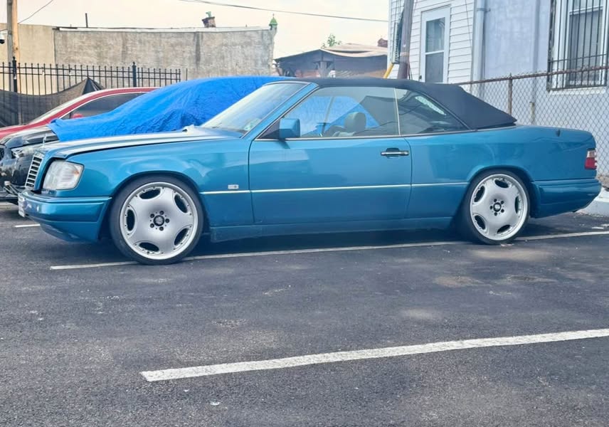 1995 Mercedes-Benz E-Class - E 320 Coupe 2D