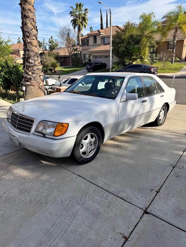 1992 Mercedes-Benz S-Class - S 320 Sedan 4D