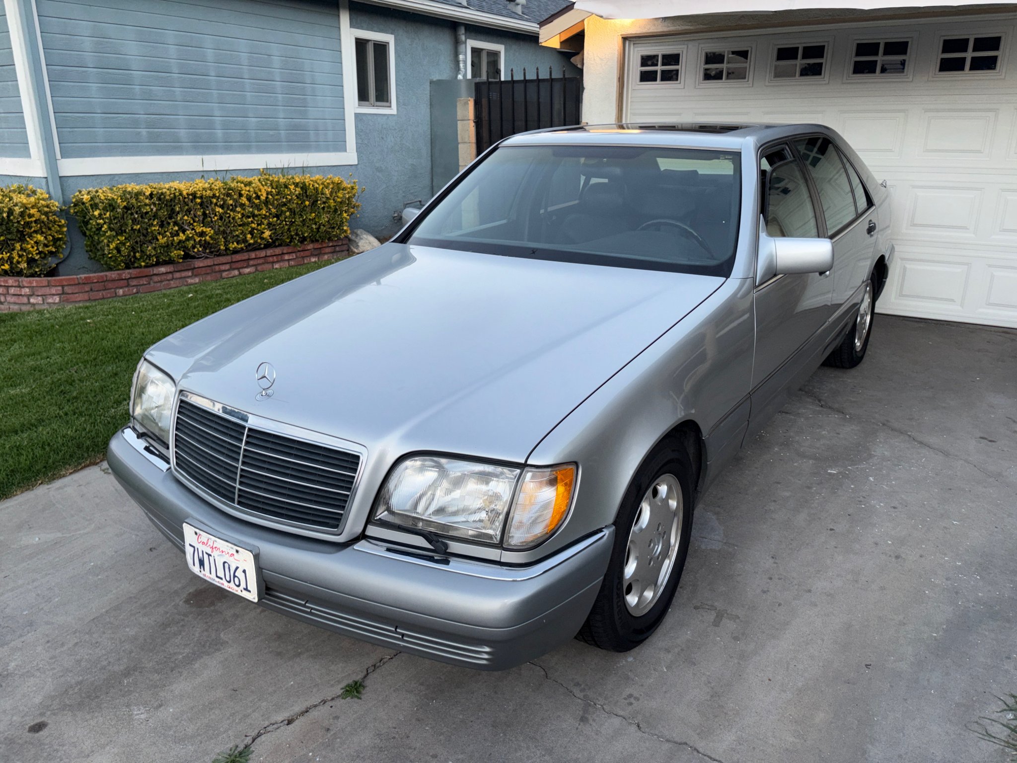 1995 Mercedes-Benz S-Class S 320 LWB Sedan 4D