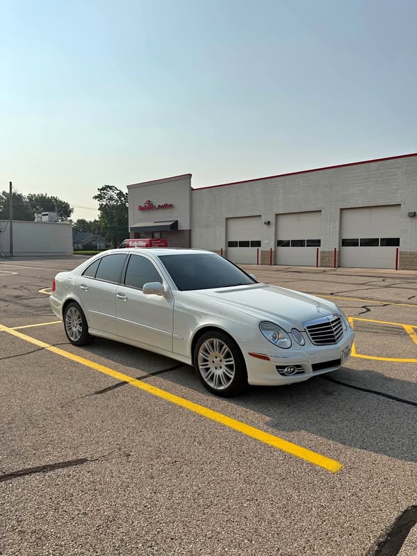 2008 Mercedes-Benz E-Class - E 350 4MATIC Sedan 4D