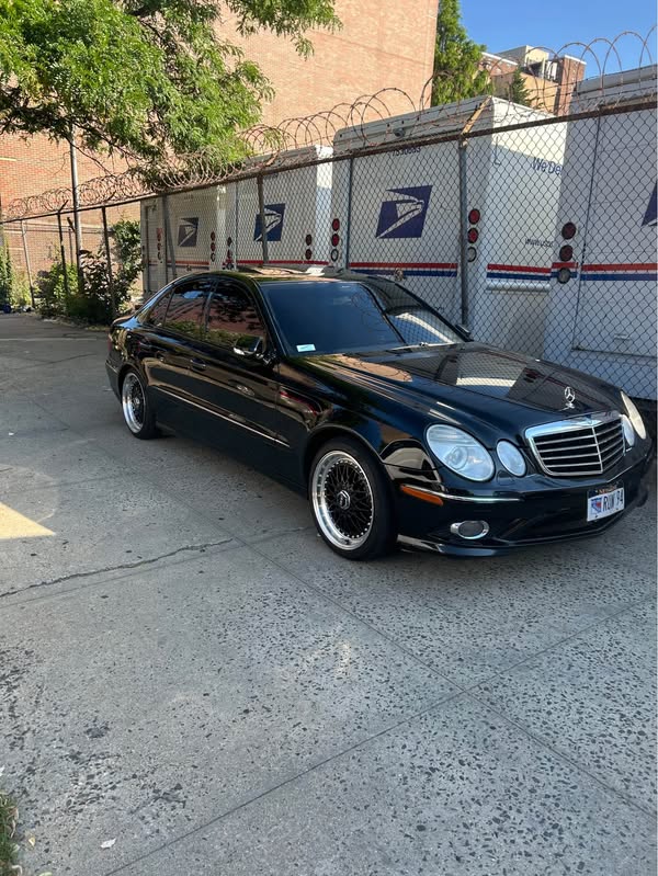 2009 Mercedes-Benz E-Class - E 350 4MATIC Sedan 4D