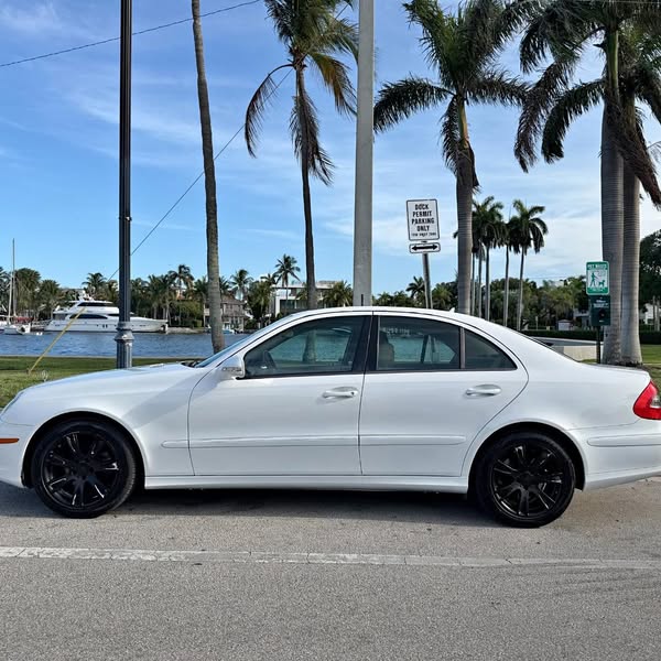 2009 Mercedes-Benz E-Class - E 350 Sedan 4D
