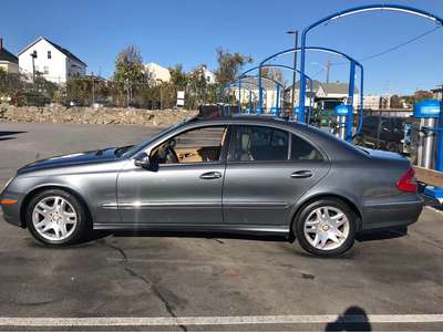 2009 Mercedes-Benz E-Class - E 350 4MATIC Sedan 4D