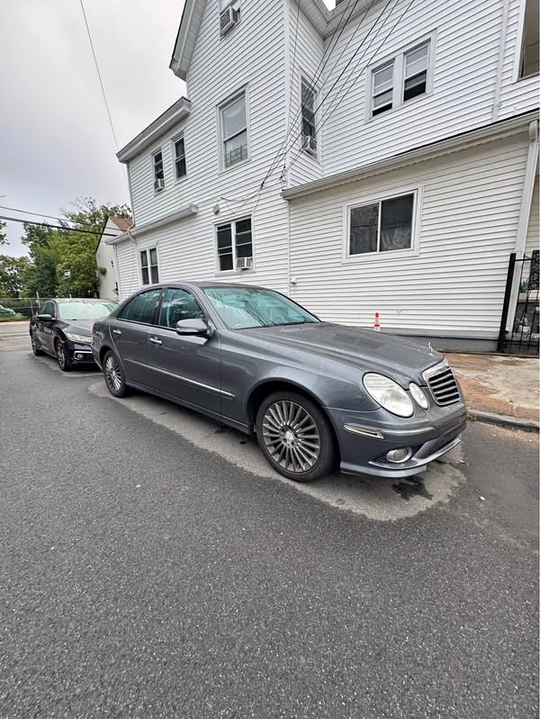 2009 Mercedes-Benz E-Class - E 350 4MATIC Sedan 4D