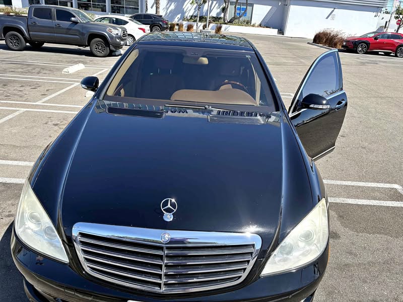 2007 Mercedes-Benz E-Class - E 550 4MATIC Sedan 4D