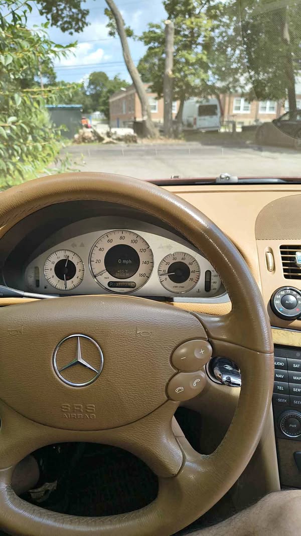 2007 Mercedes-Benz E-Class - E 350 4MATIC Sedan 4D