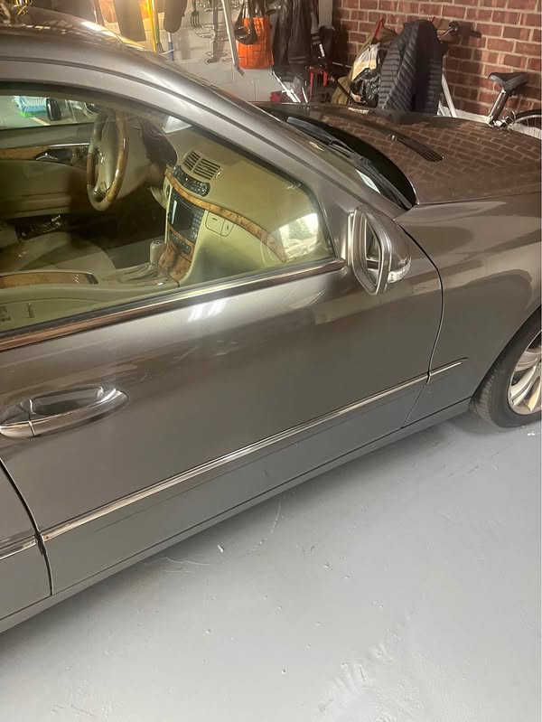 2009 Mercedes-Benz E-Class - E 350 4MATIC Sedan 4D