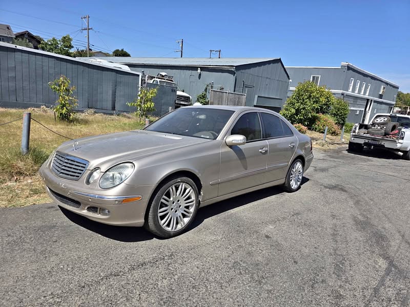 2005 Mercedes-Benz E-Class - E 320 CDI Sedan 4D