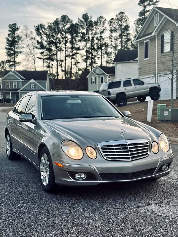 2008 Mercedes-Benz E-Class - E 320 BLUETEC Sedan 4D