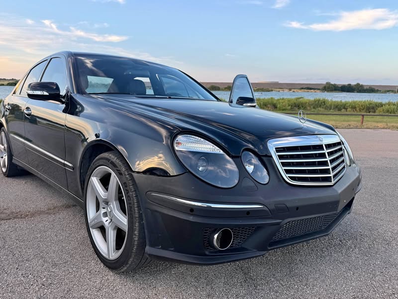 2009 Mercedes-Benz E-Class - E 550 4MATIC Sedan 4D