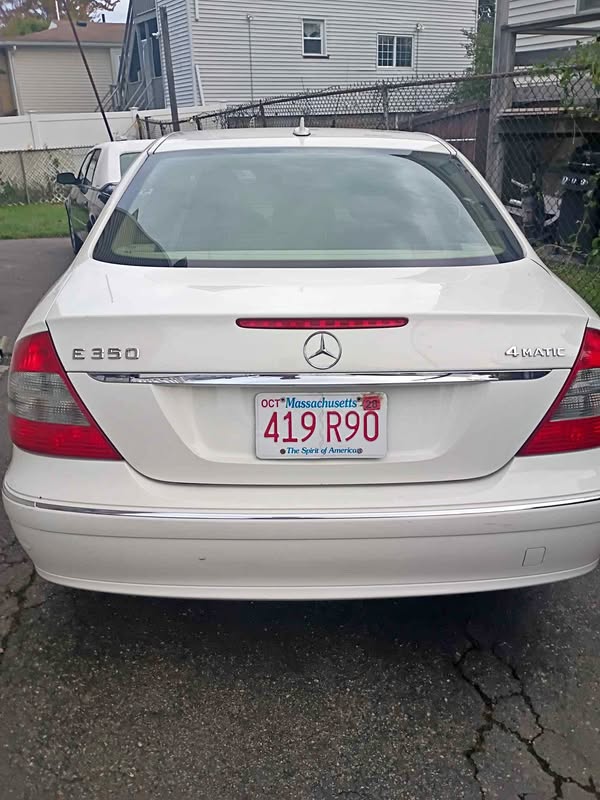 2009 Mercedes-Benz E-Class - E 350 4MATIC Sedan 4D