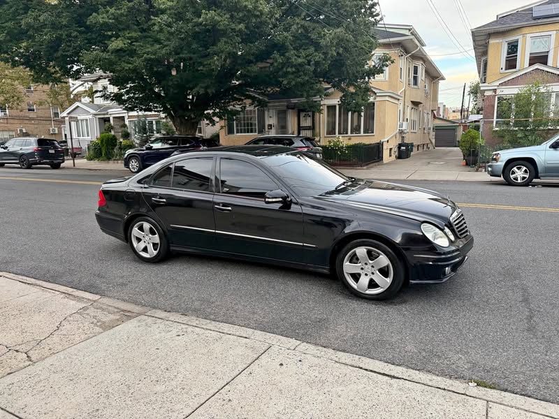 2009 Mercedes-Benz E-Class - E 350 4MATIC Sedan 4D