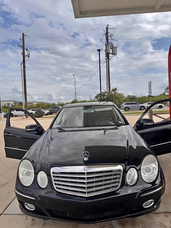 2008 Mercedes-Benz E-Class - E 350 4MATIC Sedan 4D