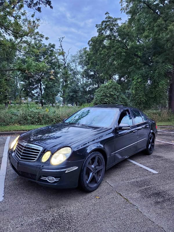 2008 Mercedes-Benz E-Class - E 350 4MATIC Sedan 4D