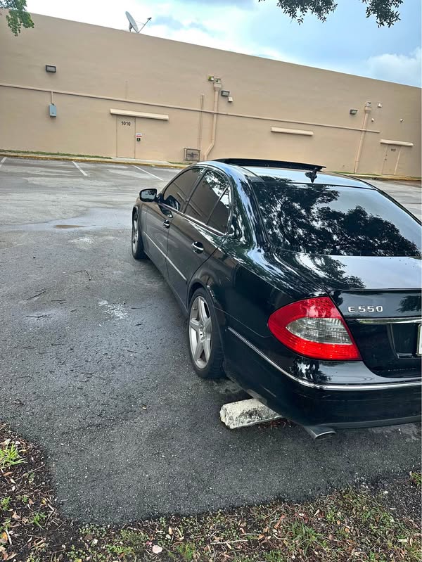 2009 Mercedes-Benz E-Class - E 550 Sedan 4D