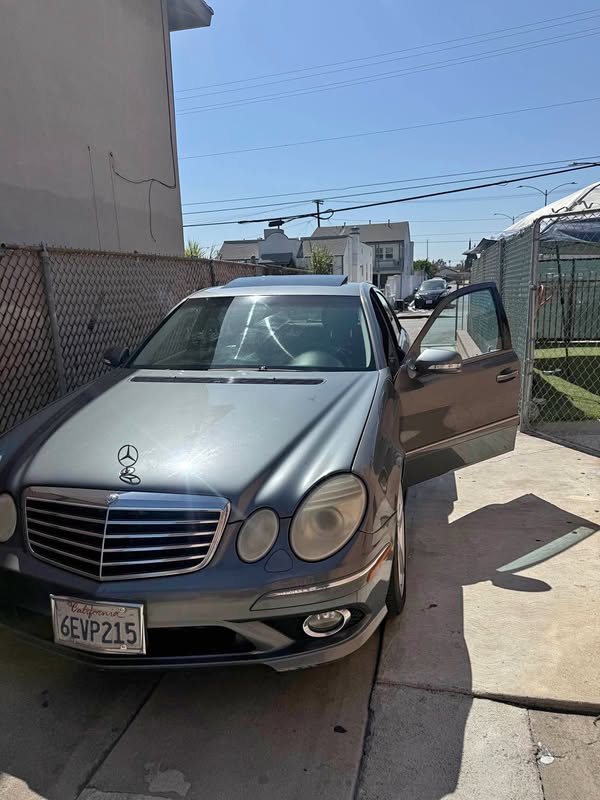 2009 Mercedes-Benz E-Class - E 350 4MATIC Sedan 4D