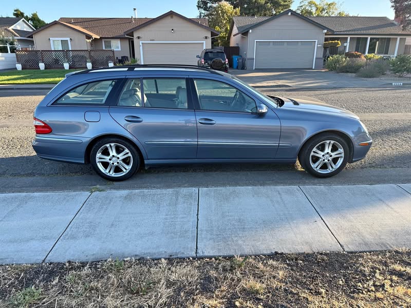 2006 Mercedes-Benz E-Class E 350 4MATIC Sedan 4D