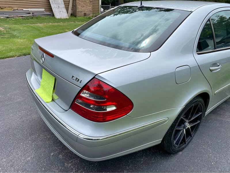 2005 Mercedes-Benz E-Class E 320 CDI Sedan 4D
