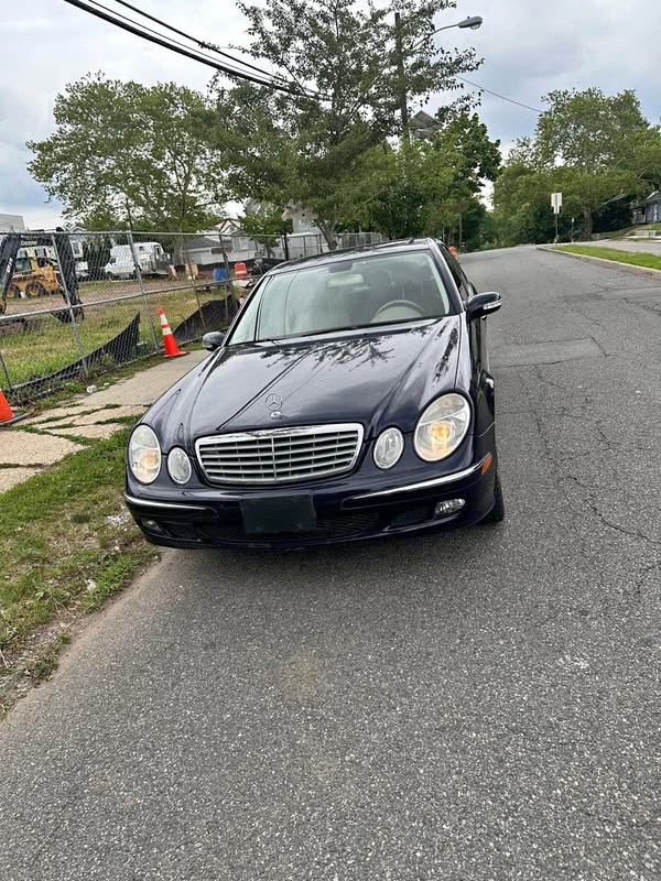 2006 Mercedes-Benz E-Class - E 350 4MATIC Sedan 4D