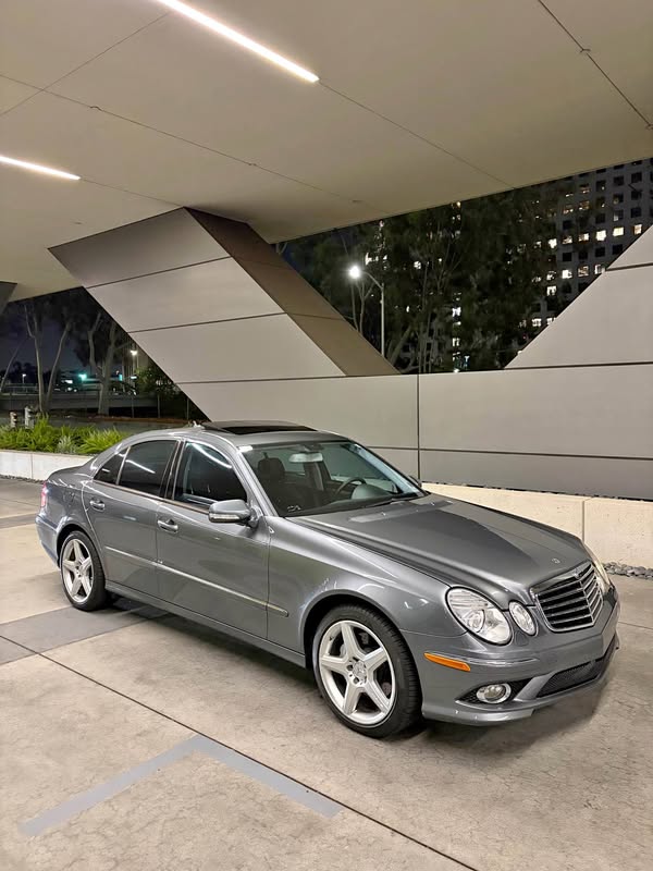 2009 Mercedes-Benz E-Class - E 550 AMG Sport Sedan 4D